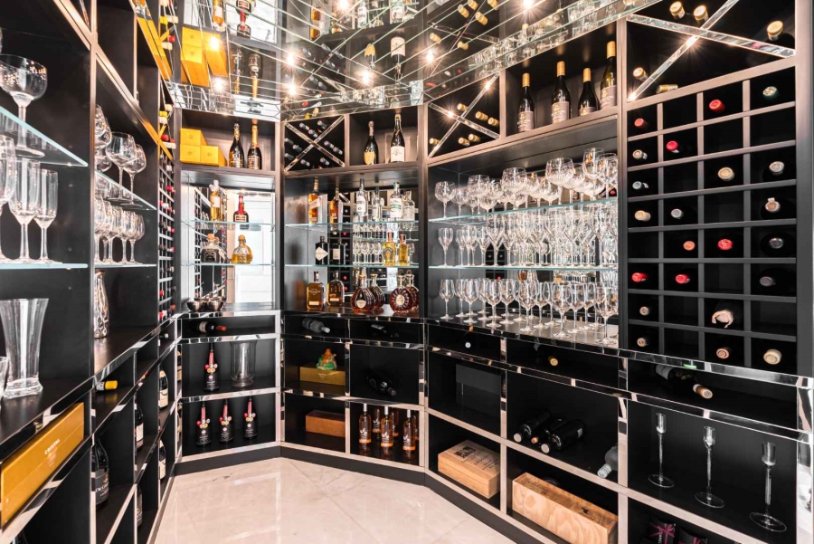 4 Bedroom Property for Sale in Clifton Western Cape